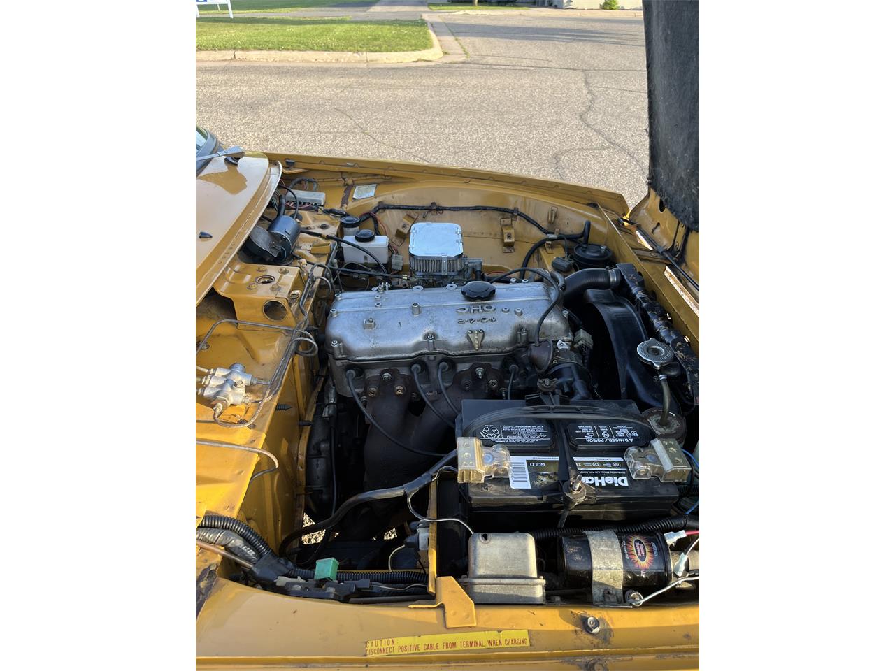 Ford-Courier-1975-Rare-Yellow-Black-8