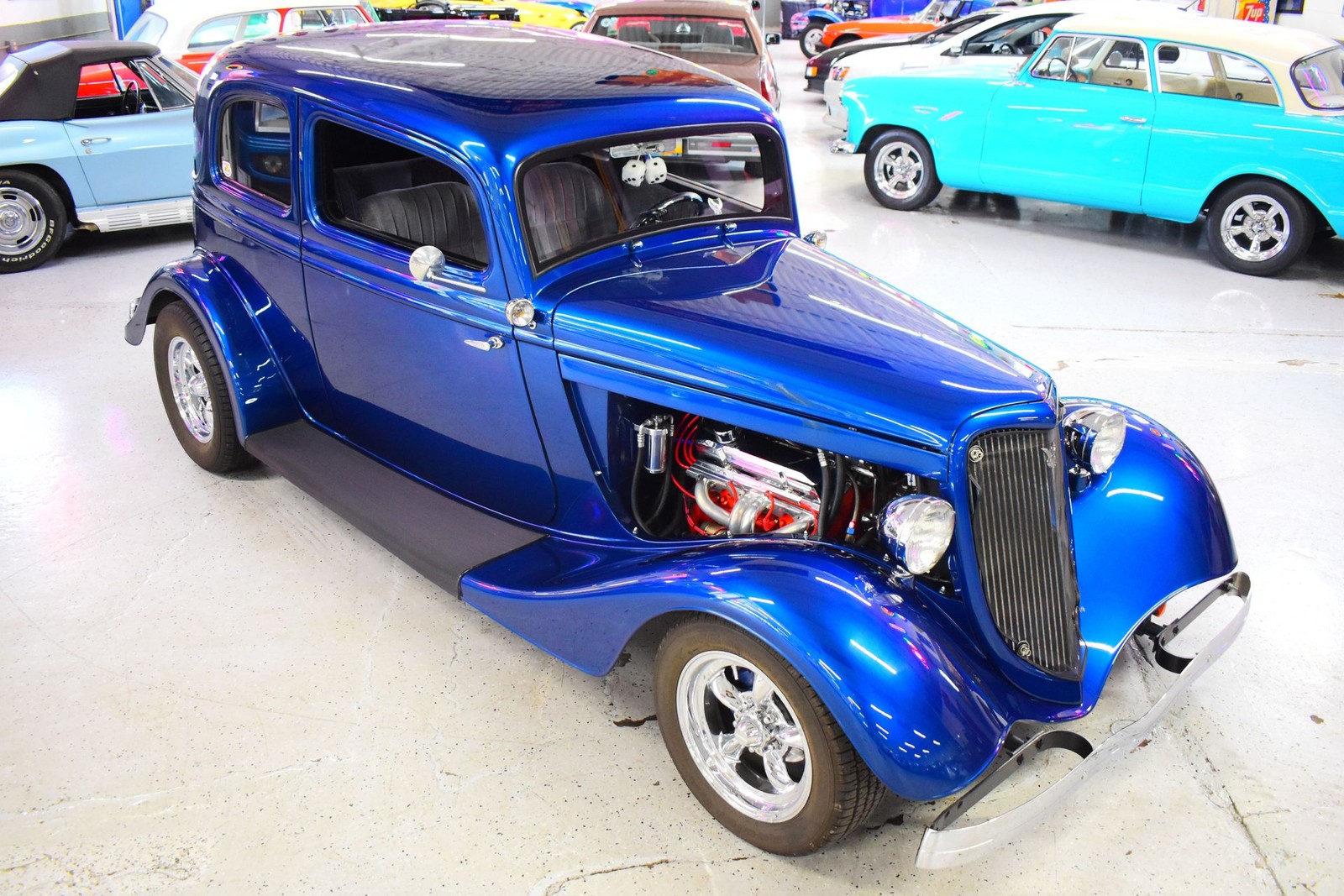 Ford-Crown-Victoria-1933-1