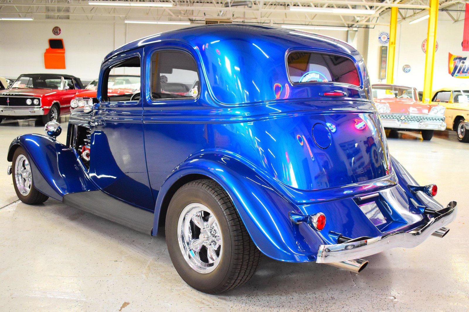 Ford-Crown-Victoria-1933-13