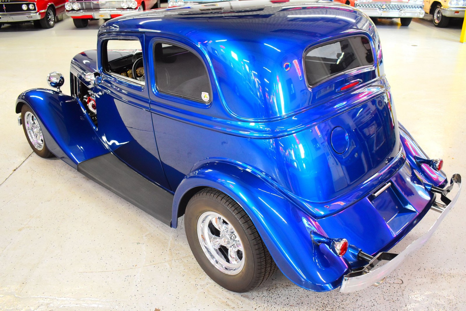 Ford-Crown-Victoria-1933-14