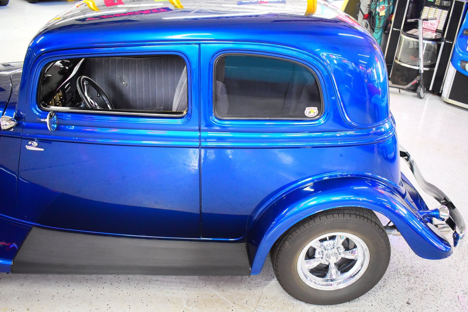 Ford-Crown-Victoria-1933-17