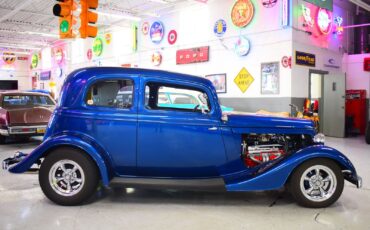 Ford-Crown-Victoria-1933-3