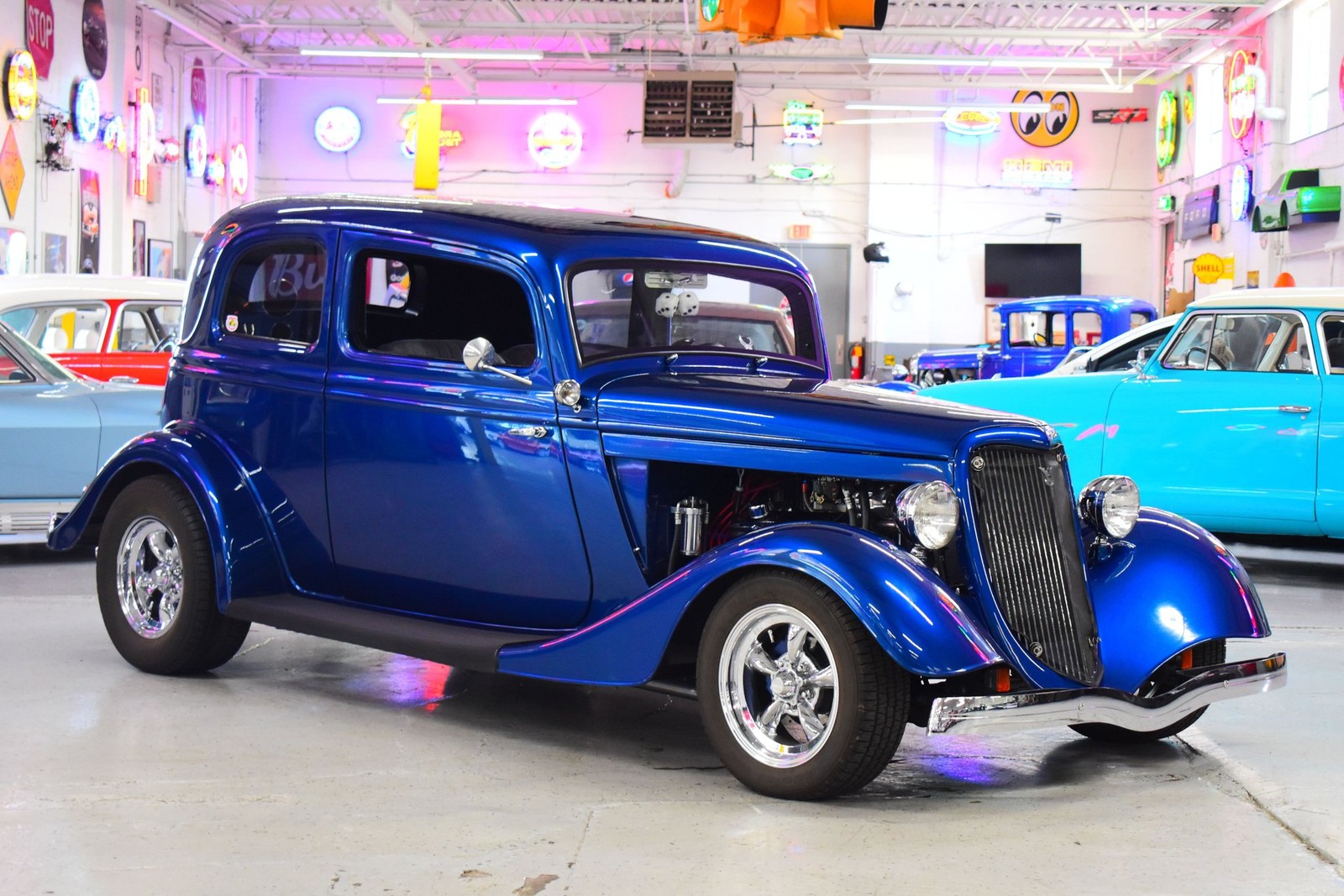 Ford-Crown-Victoria-1933