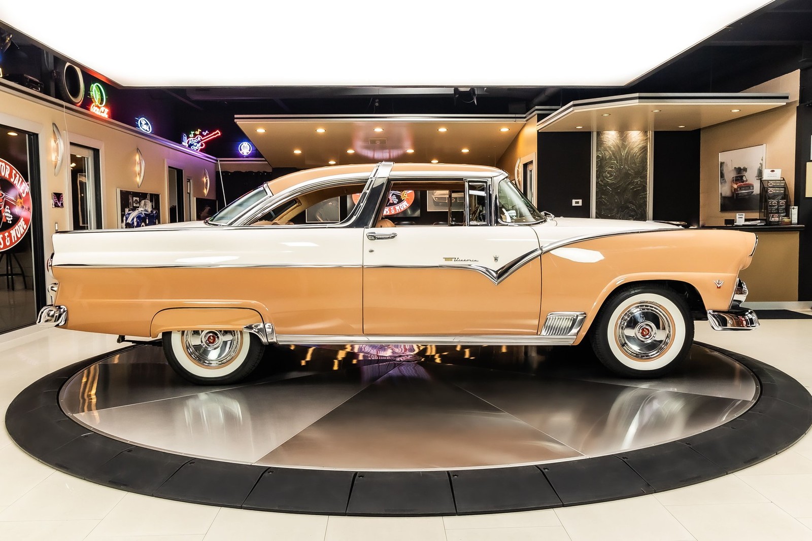 Ford-Crown-Victoria-1955-Coupe-10