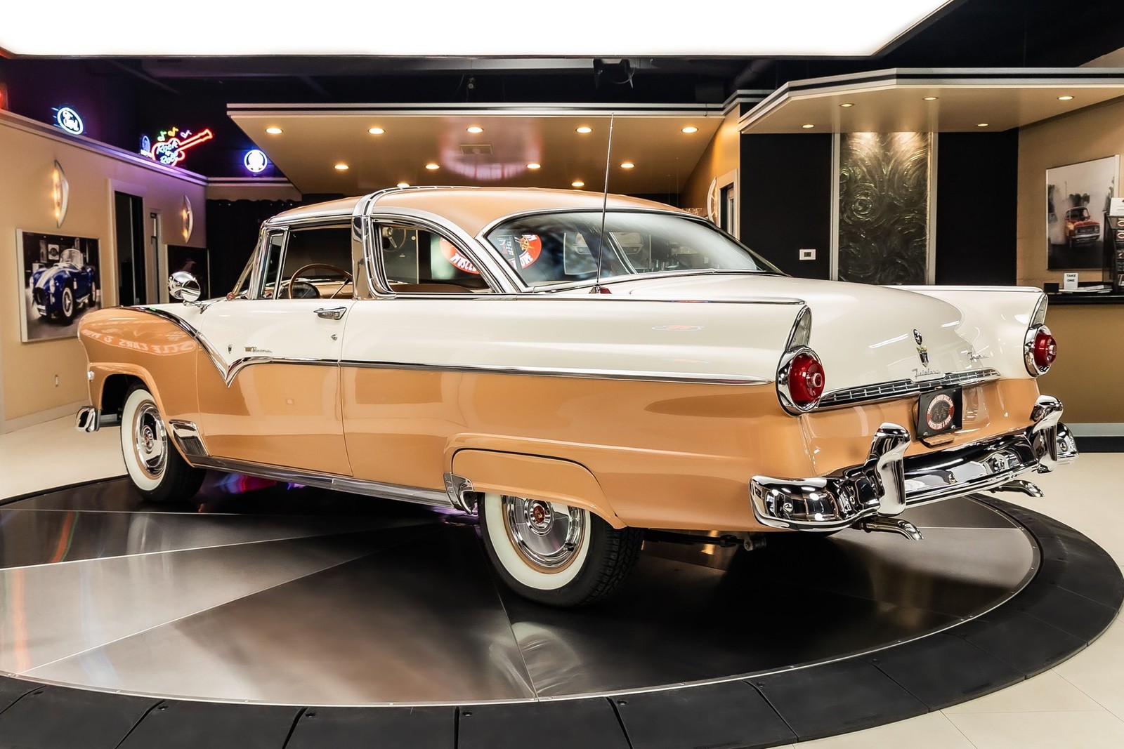 Ford-Crown-Victoria-1955-Coupe-15