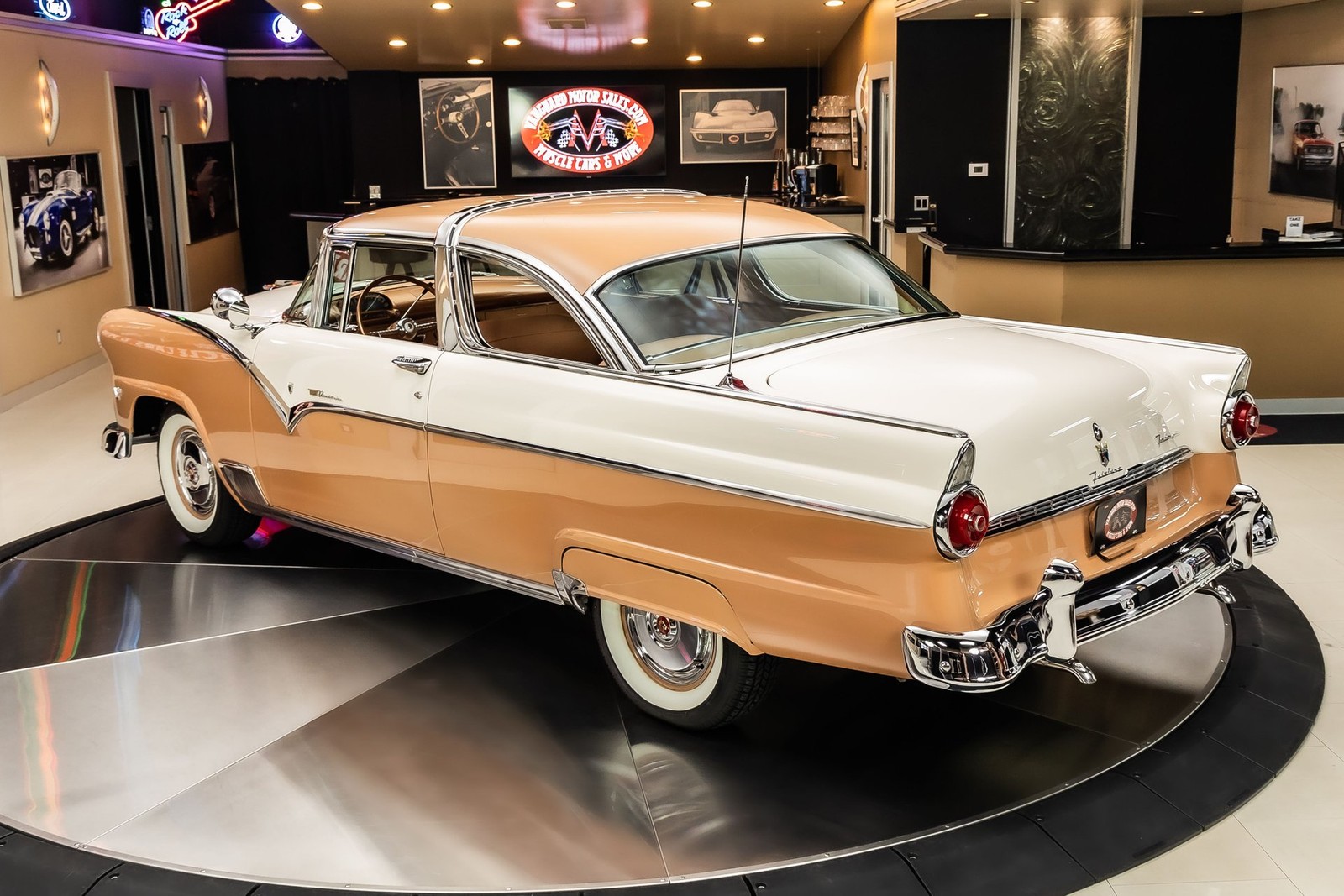 Ford-Crown-Victoria-1955-Coupe-16