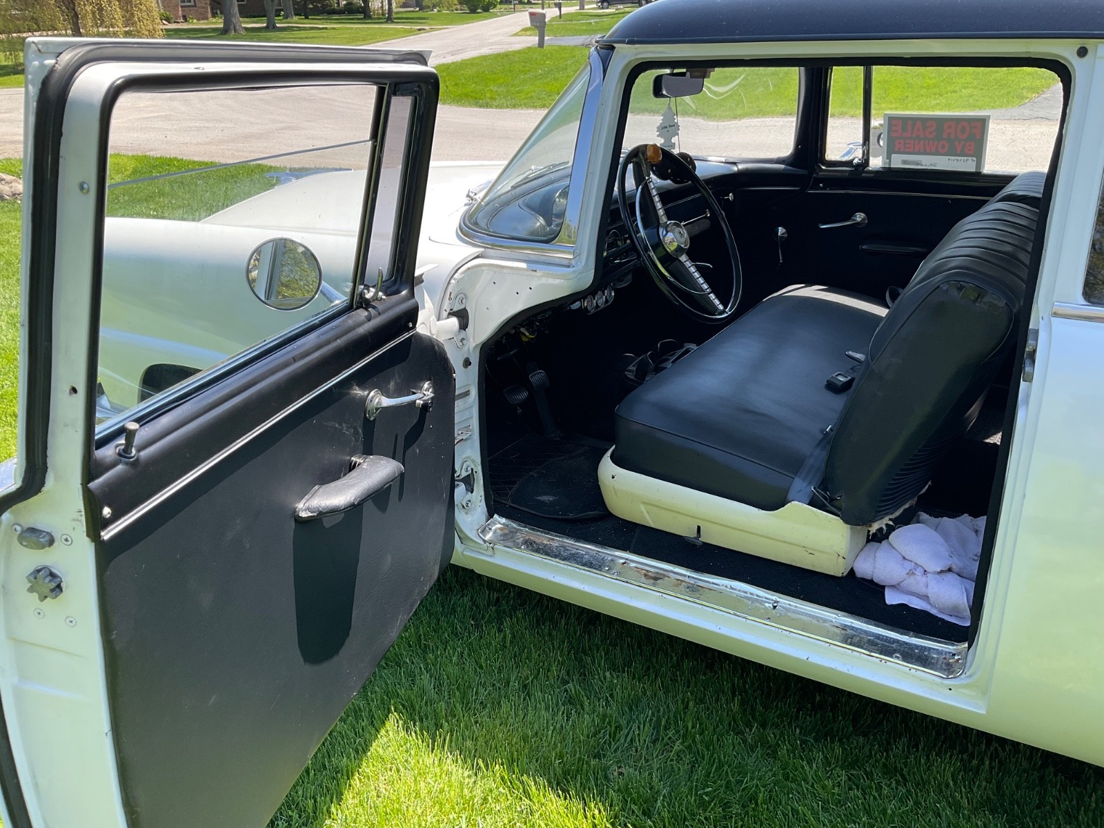 Ford-Crown-Victoria-1955-Sedan-18