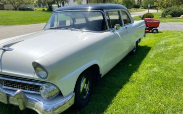 Ford-Crown-Victoria-1955-Sedan-2
