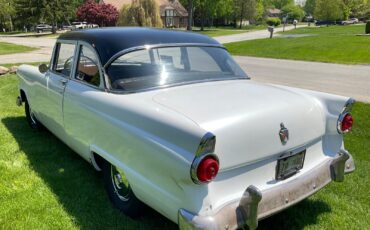 Ford-Crown-Victoria-1955-Sedan-3