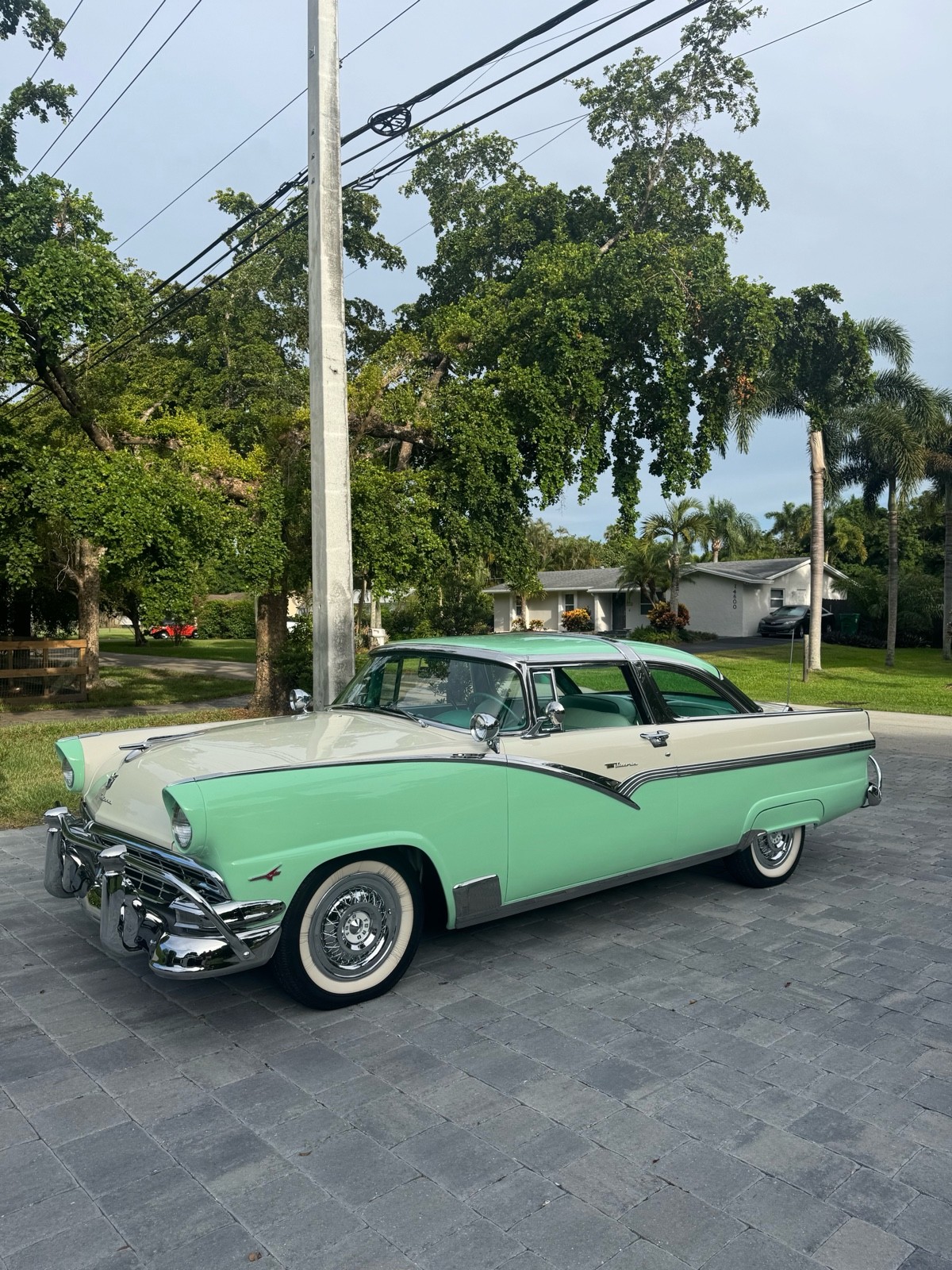 Ford Crown Victoria 1956