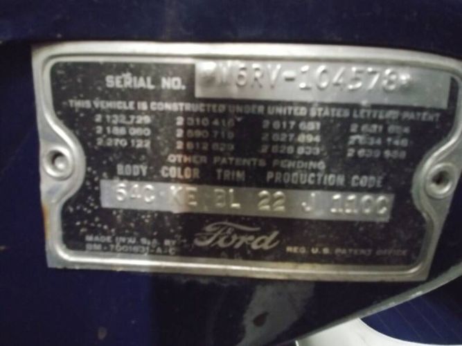 Ford-Crown-victoria-1956-White-Blue-10