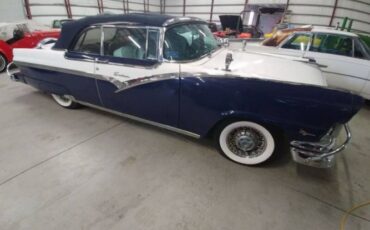 Ford-Crown-victoria-1956-White-Blue-12