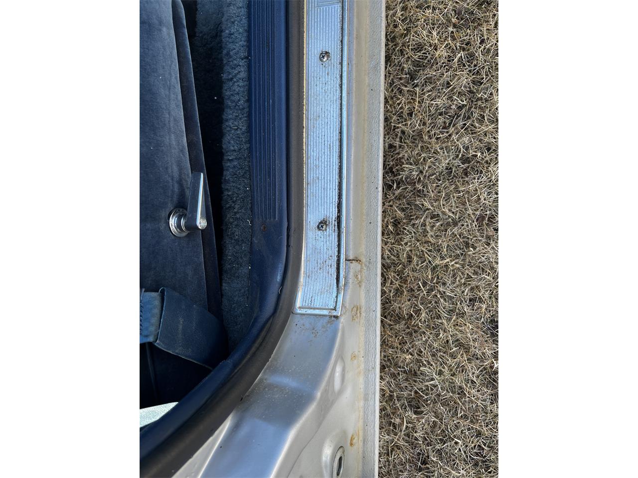 Ford-Crown-victoria-1985-Silver-Blue-18