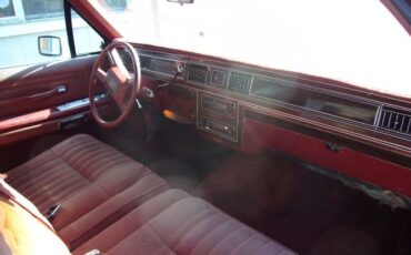 Ford-Crown-victoria-1987-Red-5