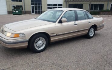 Ford-Crown-victoria-1992-1
