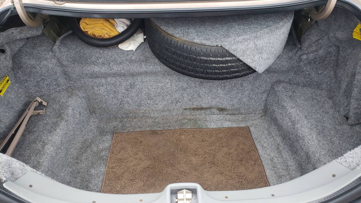 Ford-Crown-victoria-1992-16