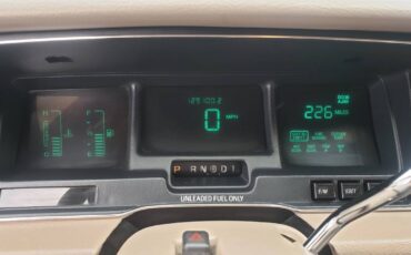 Ford-Crown-victoria-1992-8