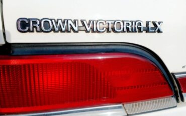 Ford-Crown-victoria-lx-1994-white-10