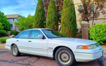 Ford-Crown-victoria-lx-1994-white