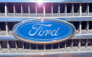 Ford-Crown-victoria-lx-1994-white-7