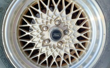 Ford-Crown-victoria-lx-1994-white-9