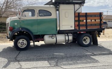 Ford-Custom-1947-2