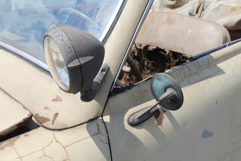 Ford-Custom-1949-Pale-Yellow-Tan-25