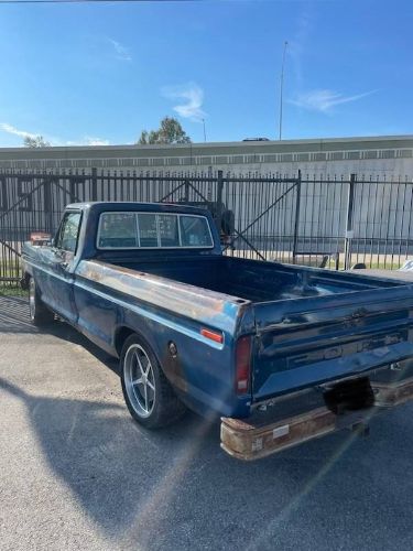 Ford-Custom-1977-Custom