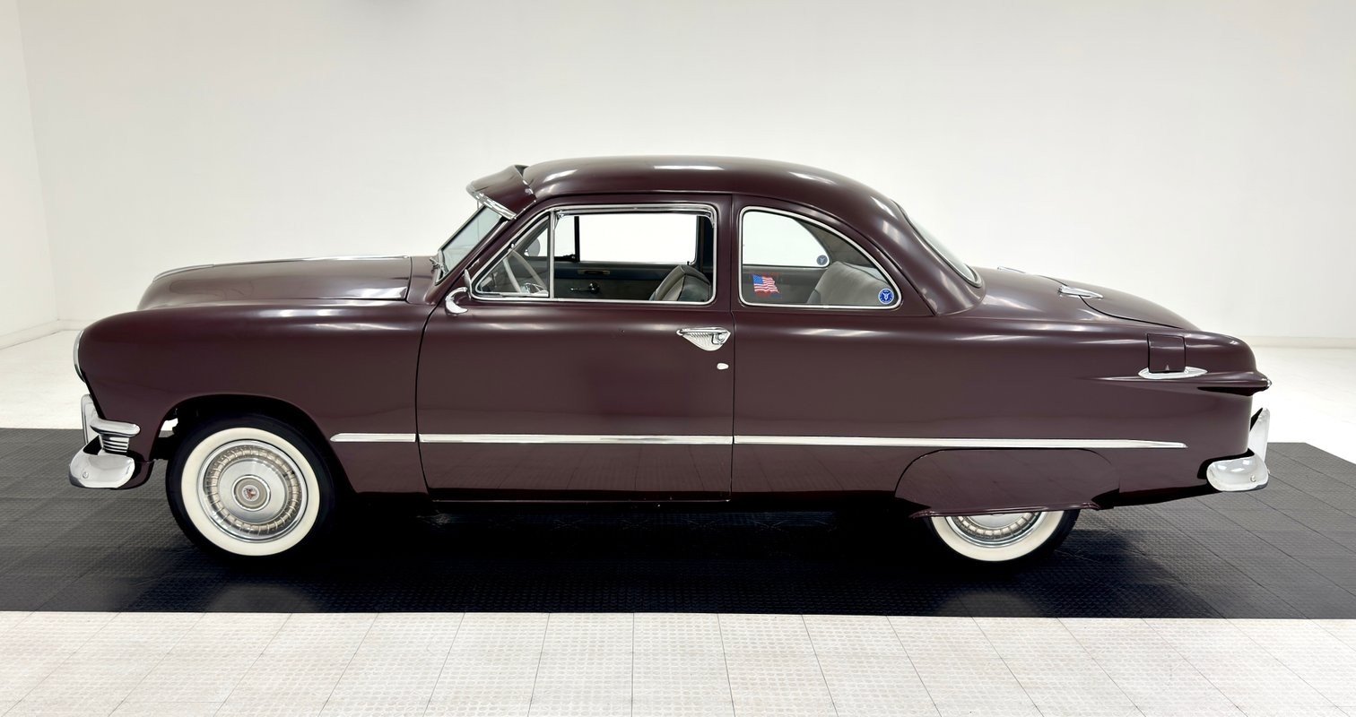 Ford-Custom-Deluxe-1950-Coupe-1