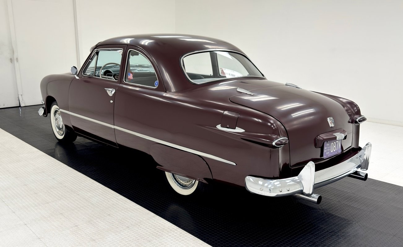 Ford-Custom-Deluxe-1950-Coupe-2