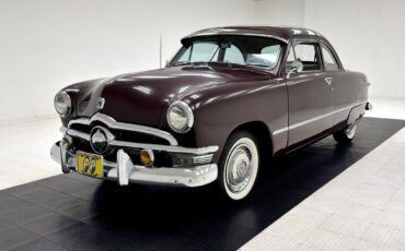 Ford-Custom-Deluxe-1950-Coupe