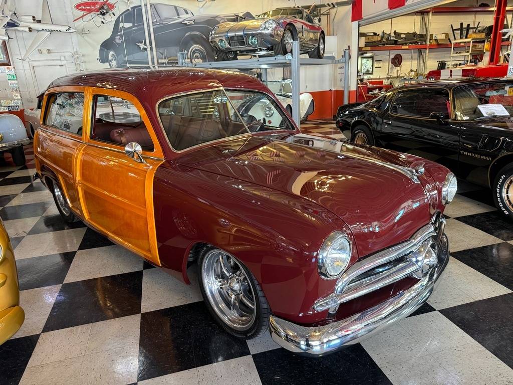 Ford-Custom-woody-wagon-1949-custom-1