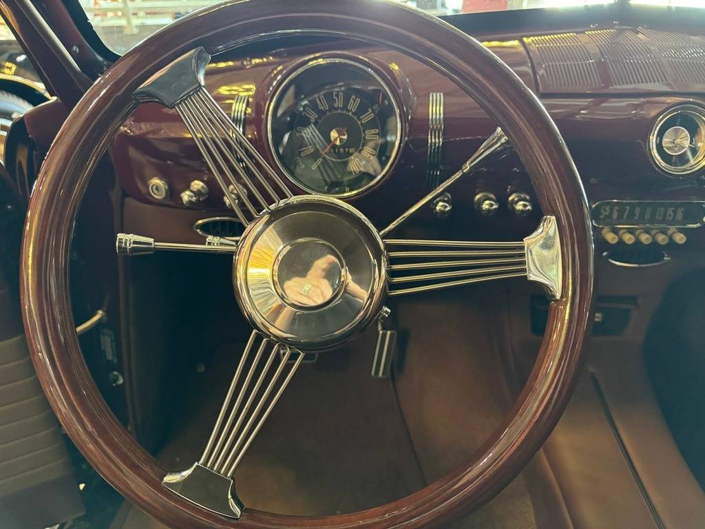 Ford-Custom-woody-wagon-1949-custom-12