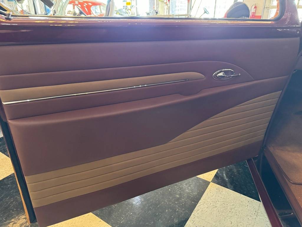 Ford-Custom-woody-wagon-1949-custom-13
