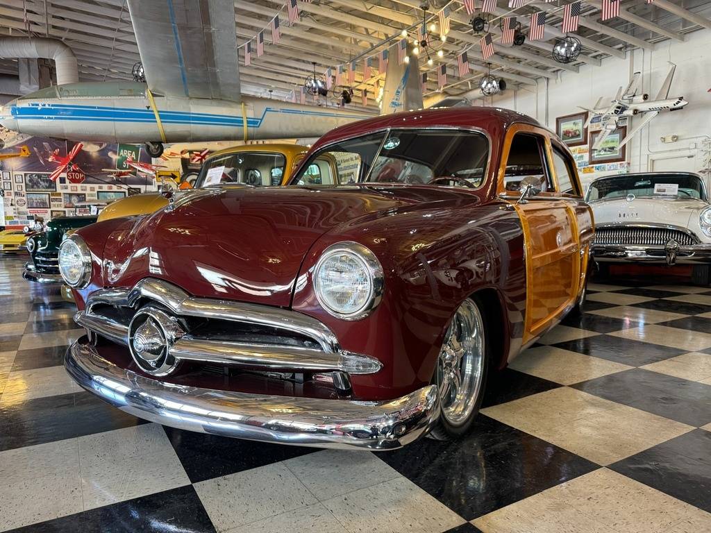 Ford-Custom-woody-wagon-1949-custom-3