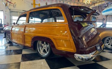 Ford-Custom-woody-wagon-1949-custom-5
