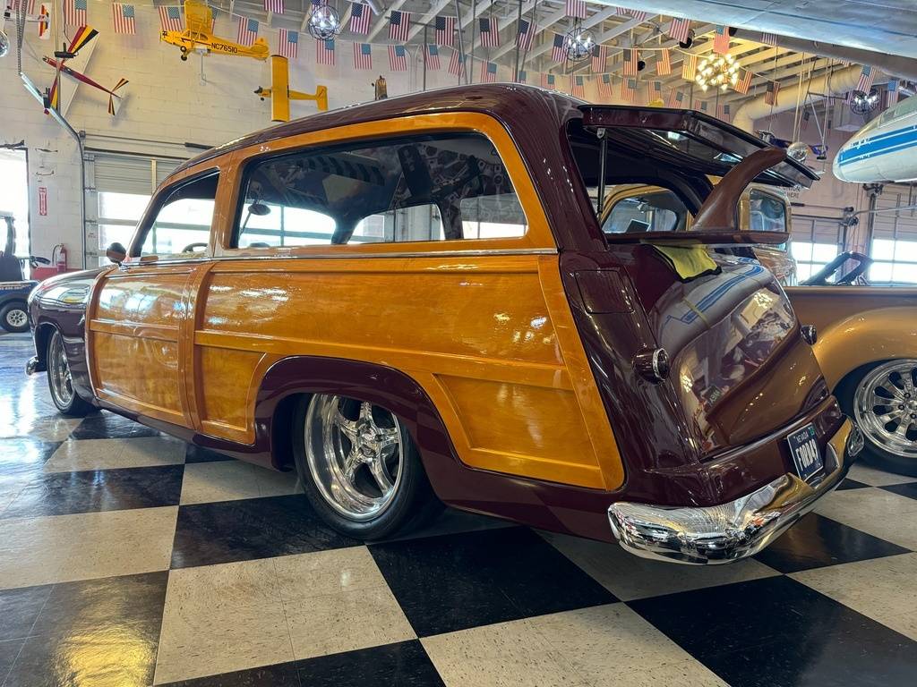 Ford-Custom-woody-wagon-1949-custom-5