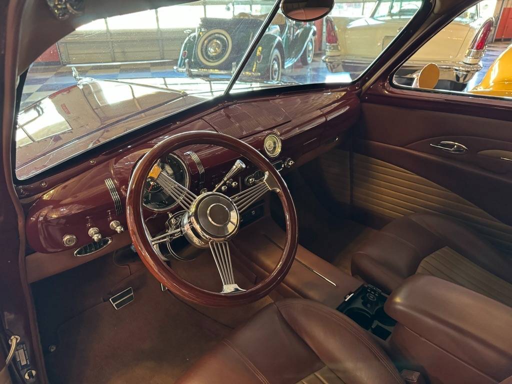 Ford-Custom-woody-wagon-1949-custom-9
