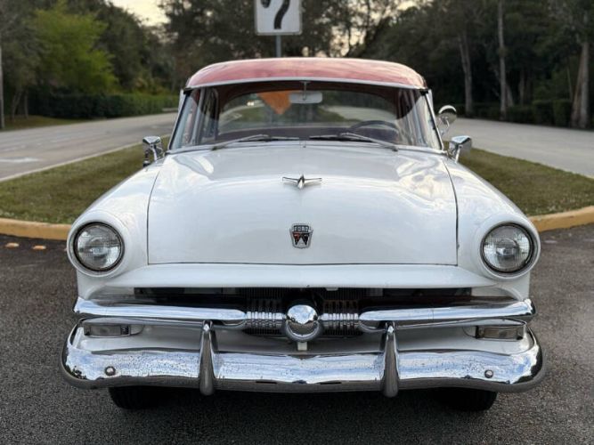 Ford-Customline-1953-RedWhite-RedWhite-2
