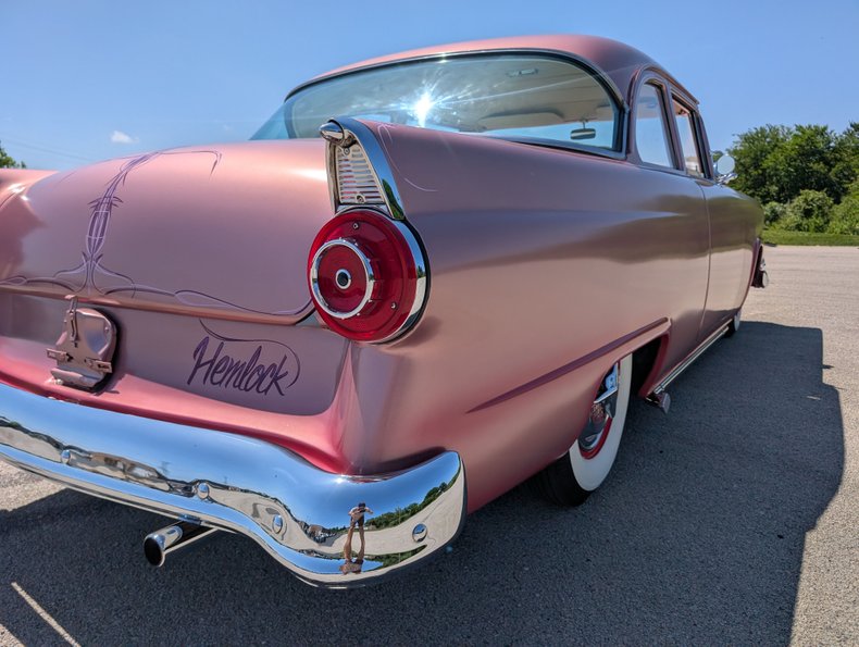 Ford-Customline-1956-Frosted-Rose-White-1