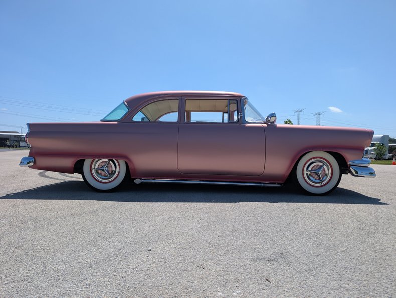 Ford-Customline-1956-Frosted-Rose-White-29