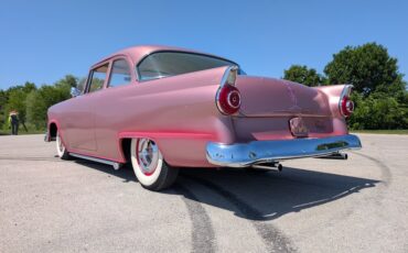 Ford-Customline-1956-Frosted-Rose-White-35