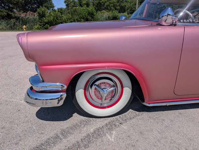 Ford-Customline-1956-Frosted-Rose-White-39