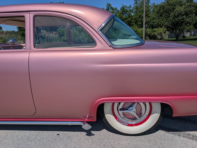 Ford-Customline-1956-Frosted-Rose-White-41