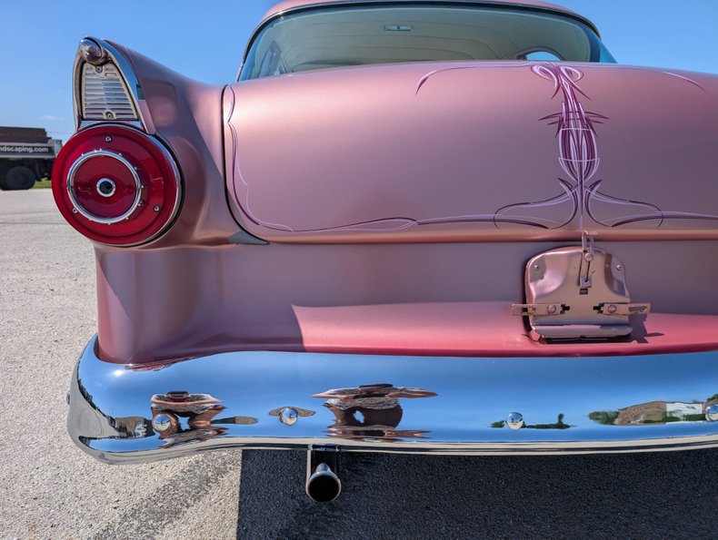 Ford-Customline-1956-Frosted-Rose-White-45