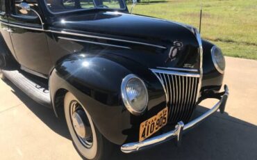 Ford-Deluxe-1939-2
