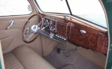 Ford-Deluxe-1939-Green-Tan-6