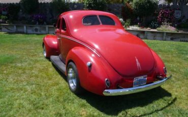 Ford-Deluxe-1939-Red-11