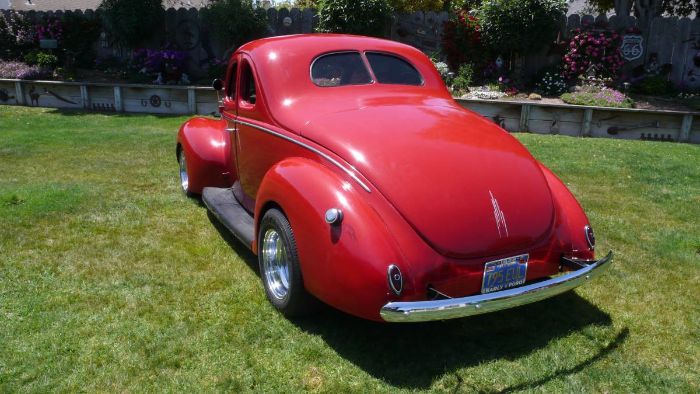 Ford-Deluxe-1939-Red-11