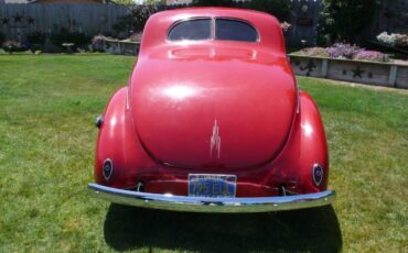 Ford-Deluxe-1939-Red-12